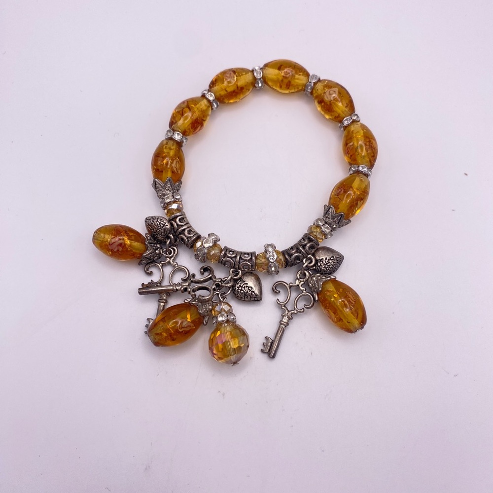 🔥 Glass Bead Key and Heart Stretch Bracelet 🔥